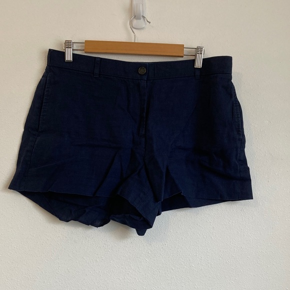 J. Crew Pants - J. Crew 3 inch harbor shorts large navy Blue